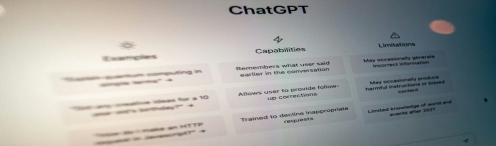 ¿Qué es ChatGPT y cómo integrarlo en tu empresa? Beneficios y contras